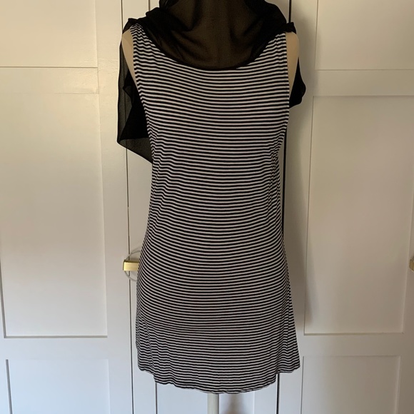 EXPRESS CHIFFON OVERLAY TEE - Picture 6 of 9